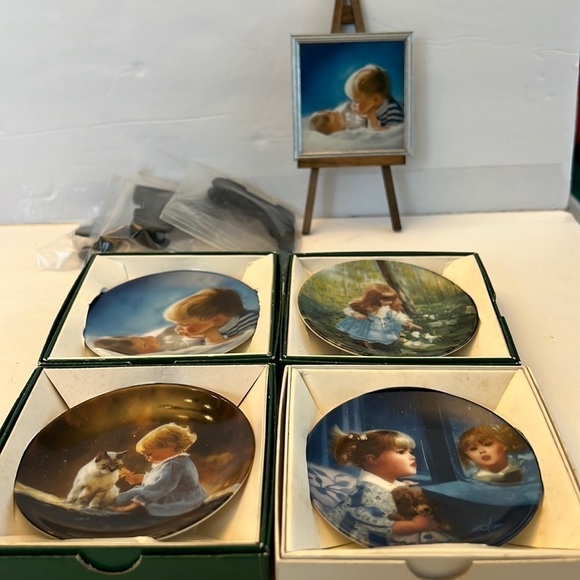 Set of 4 Donald Zolan Mini Collector Plates of Children 1 portrait - Picture 1 of 7